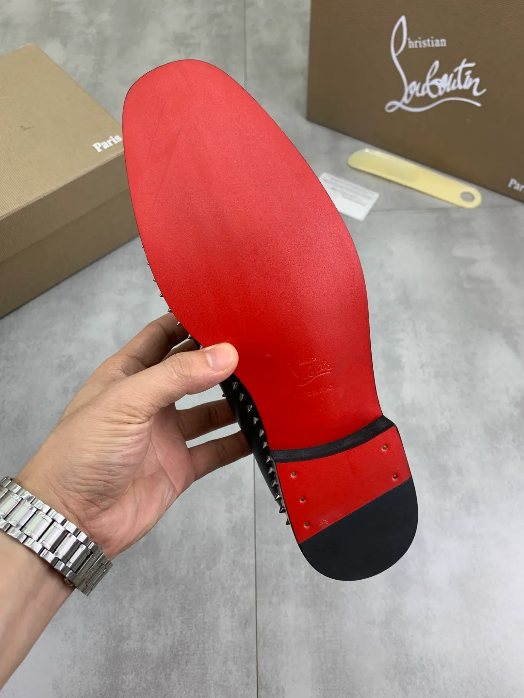 Men's shoes 💰P760 new style 💰high version 🇮🇹 CL red bottom series top purchasing original order series🔍🔍/🇮🇹Italian imported cowhide, imported genuine leather lining💪💪, completely 1⃣️ vs 1⃣️🇮🇹💪💪, ⚠Sole: The original sole provided by the original factory, the exclusive movable molded sole is super comfortable, ⚠Original factory follow-up goods, 🔍🔍high quality, you can come in and out at will, welcome to compare ⚠Size: 38-44 (45 46 can be customized)